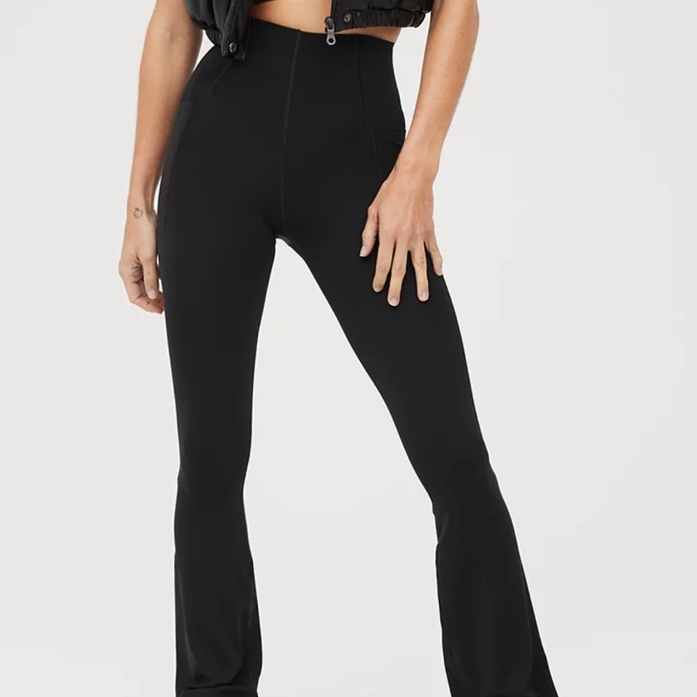 OFFLINE By Aerie Real Me Xtra Hold Up! Pocket Bootcut Legging